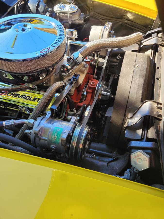 Chevrolet-corvette-1975-4