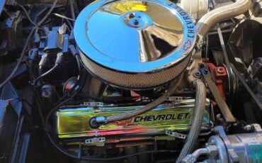 Chevrolet-corvette-1975-5