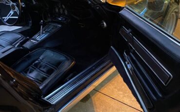 Chevrolet-corvette-1975-black-4