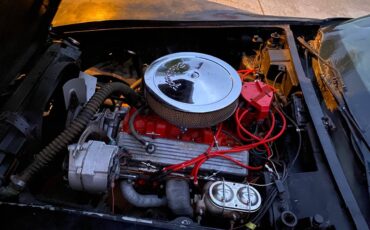 Chevrolet-corvette-1975-black-5