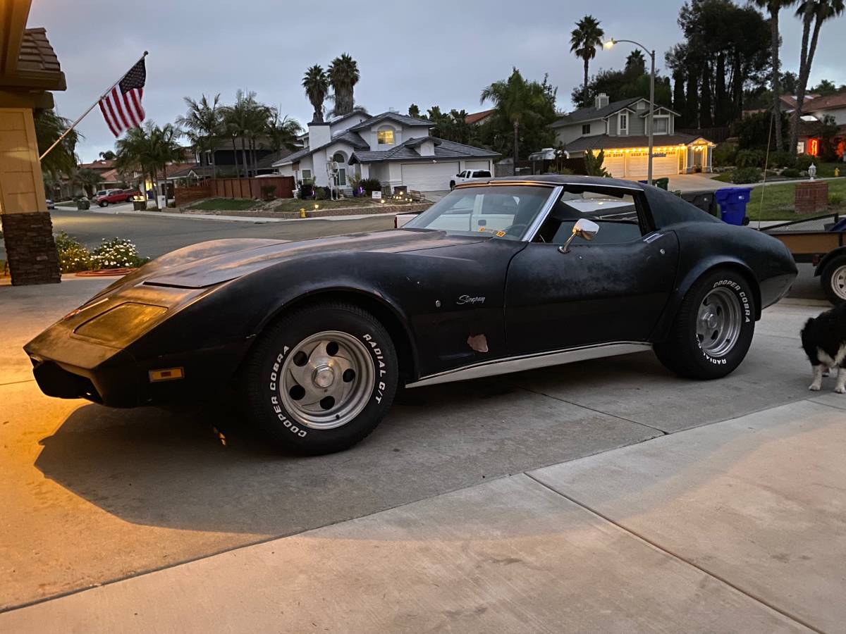 Chevrolet-corvette-1975-black-6