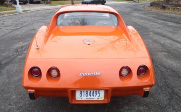 Chevrolet-corvette-1976-orange-1