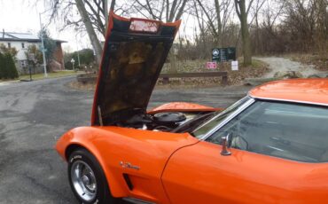 Chevrolet-corvette-1976-orange-10