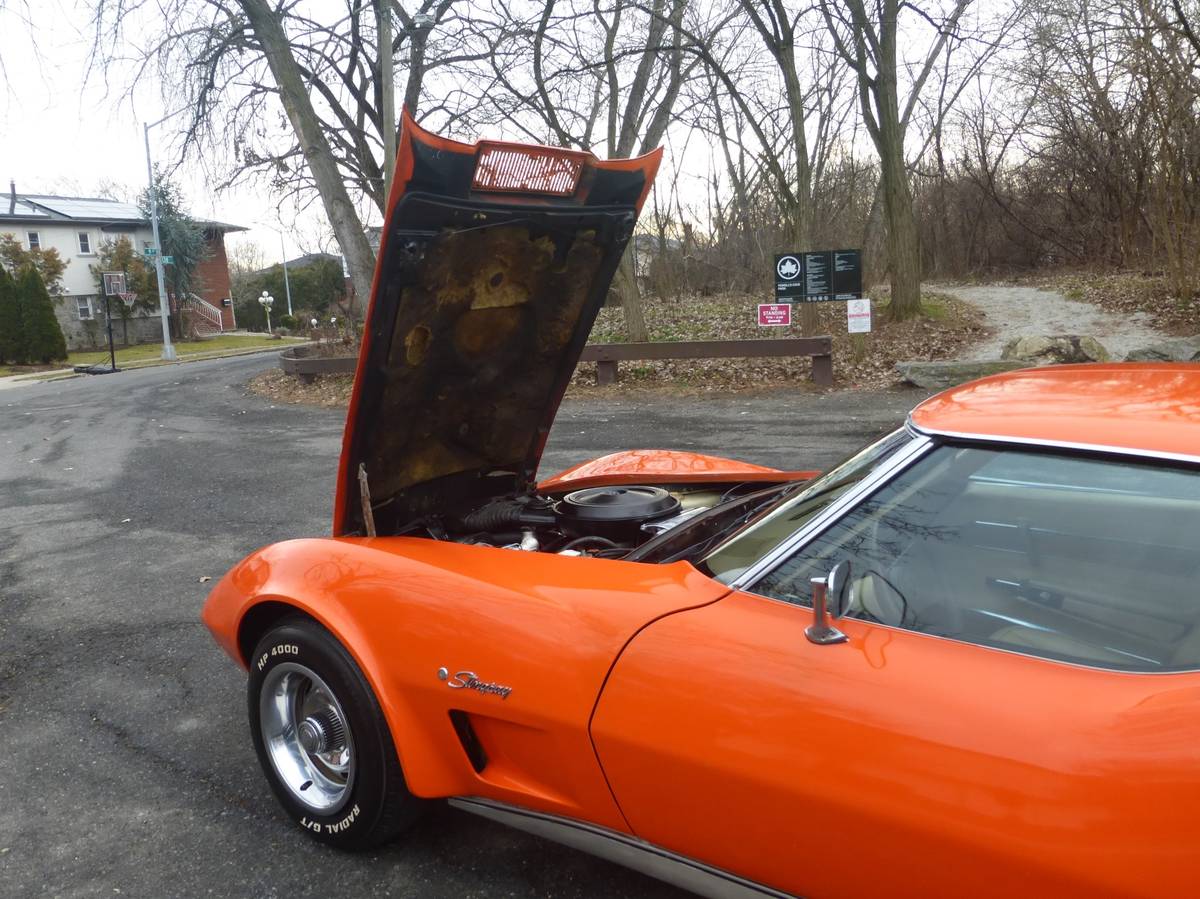 Chevrolet-corvette-1976-orange-10