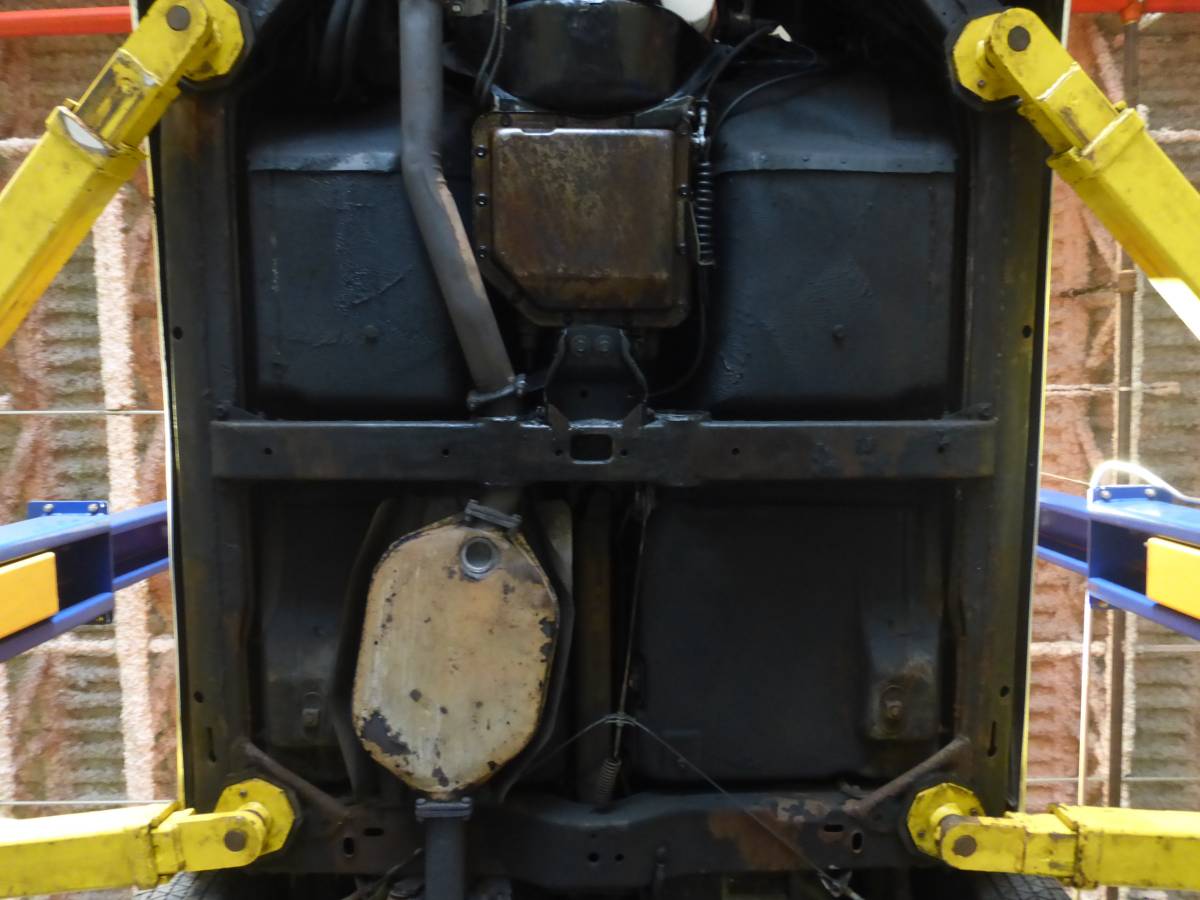 Chevrolet-corvette-1976-orange-15