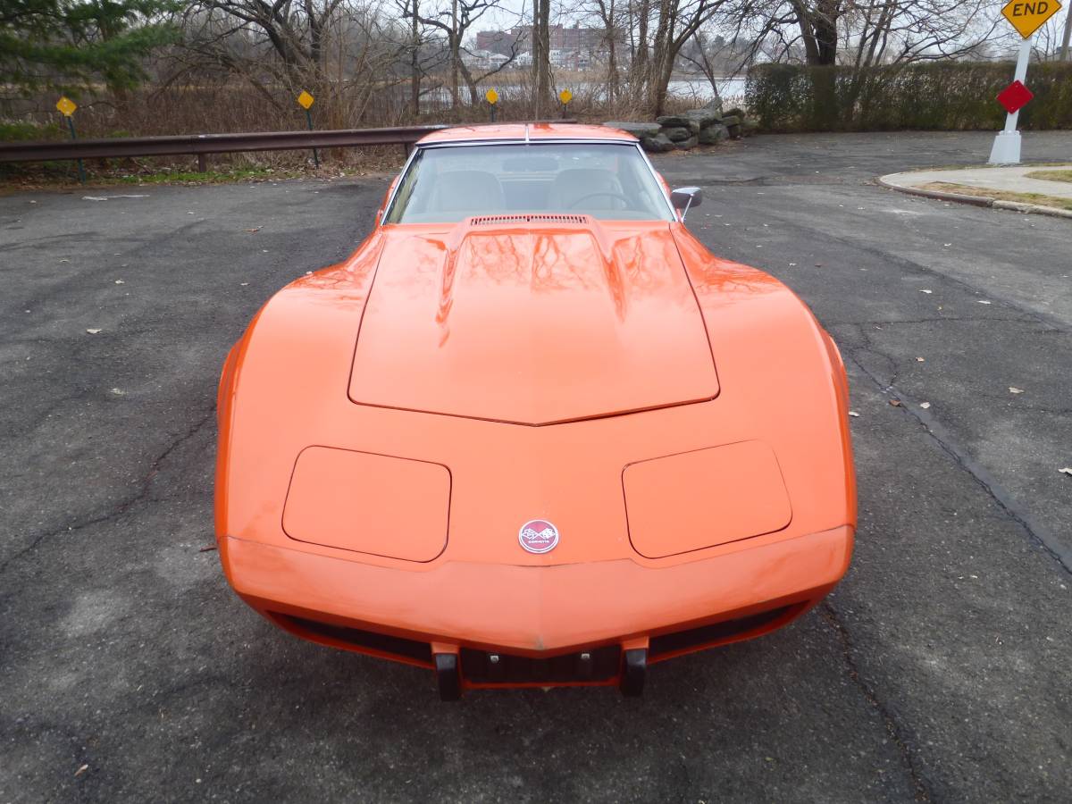 Chevrolet-corvette-1976-orange-17