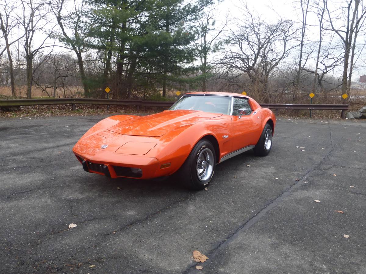 Chevrolet-corvette-1976-orange-18