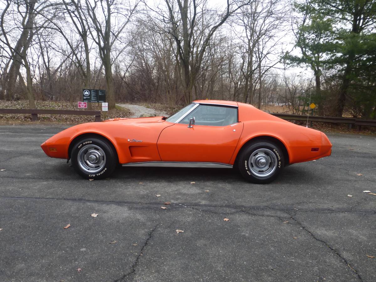 Chevrolet-corvette-1976-orange-19