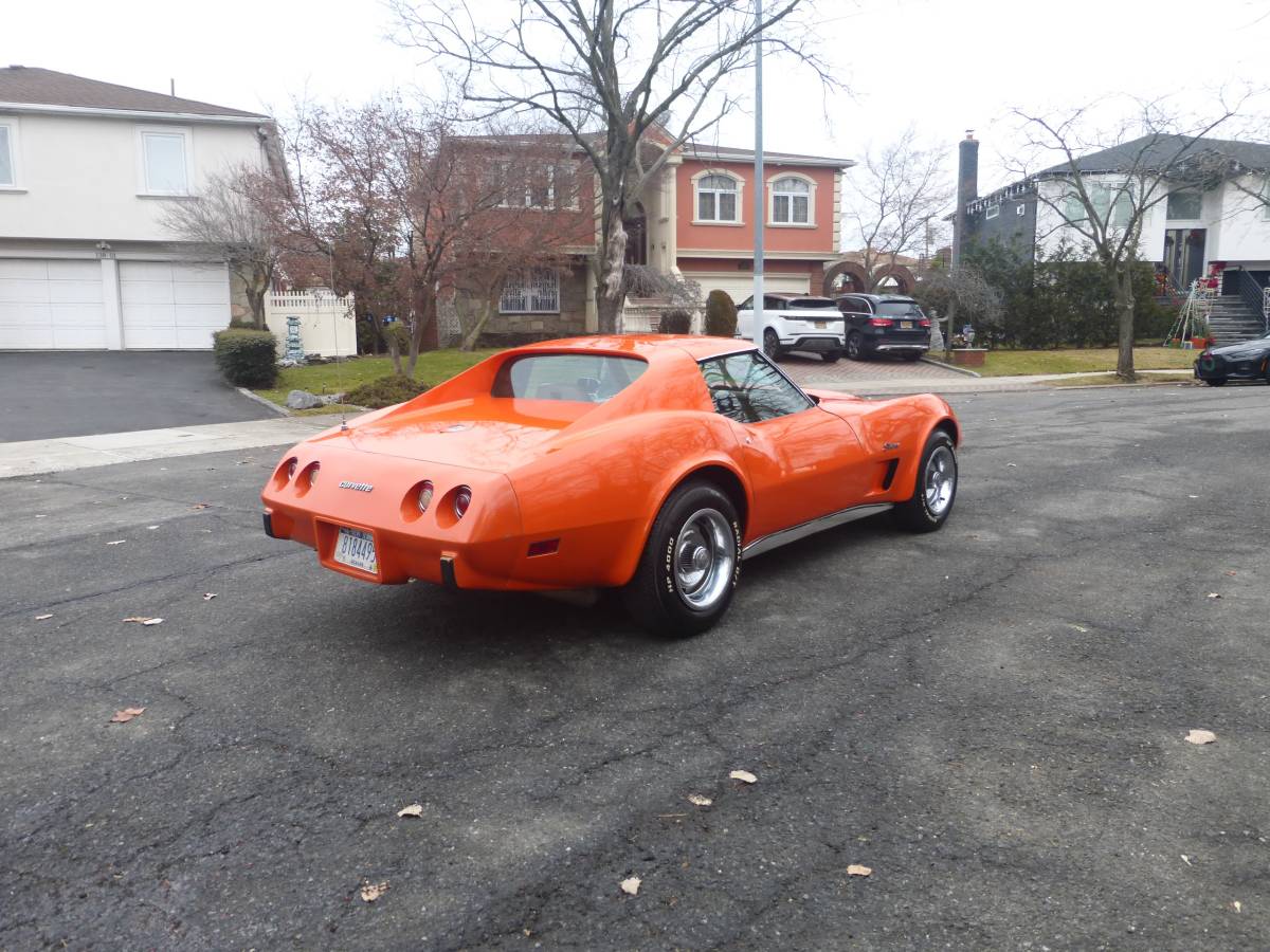 Chevrolet-corvette-1976-orange-2