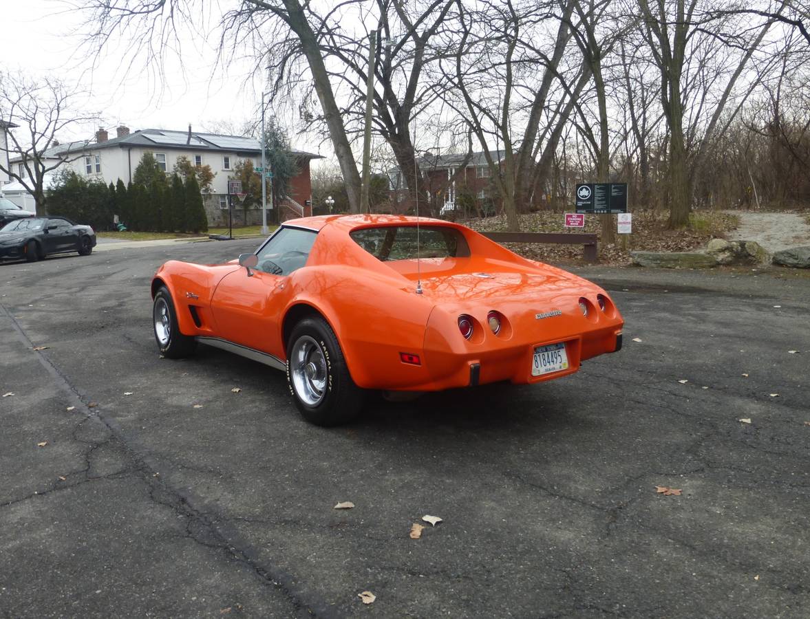 Chevrolet-corvette-1976-orange-20