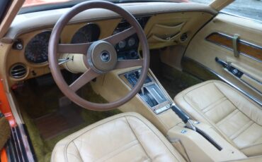 Chevrolet-corvette-1976-orange-23