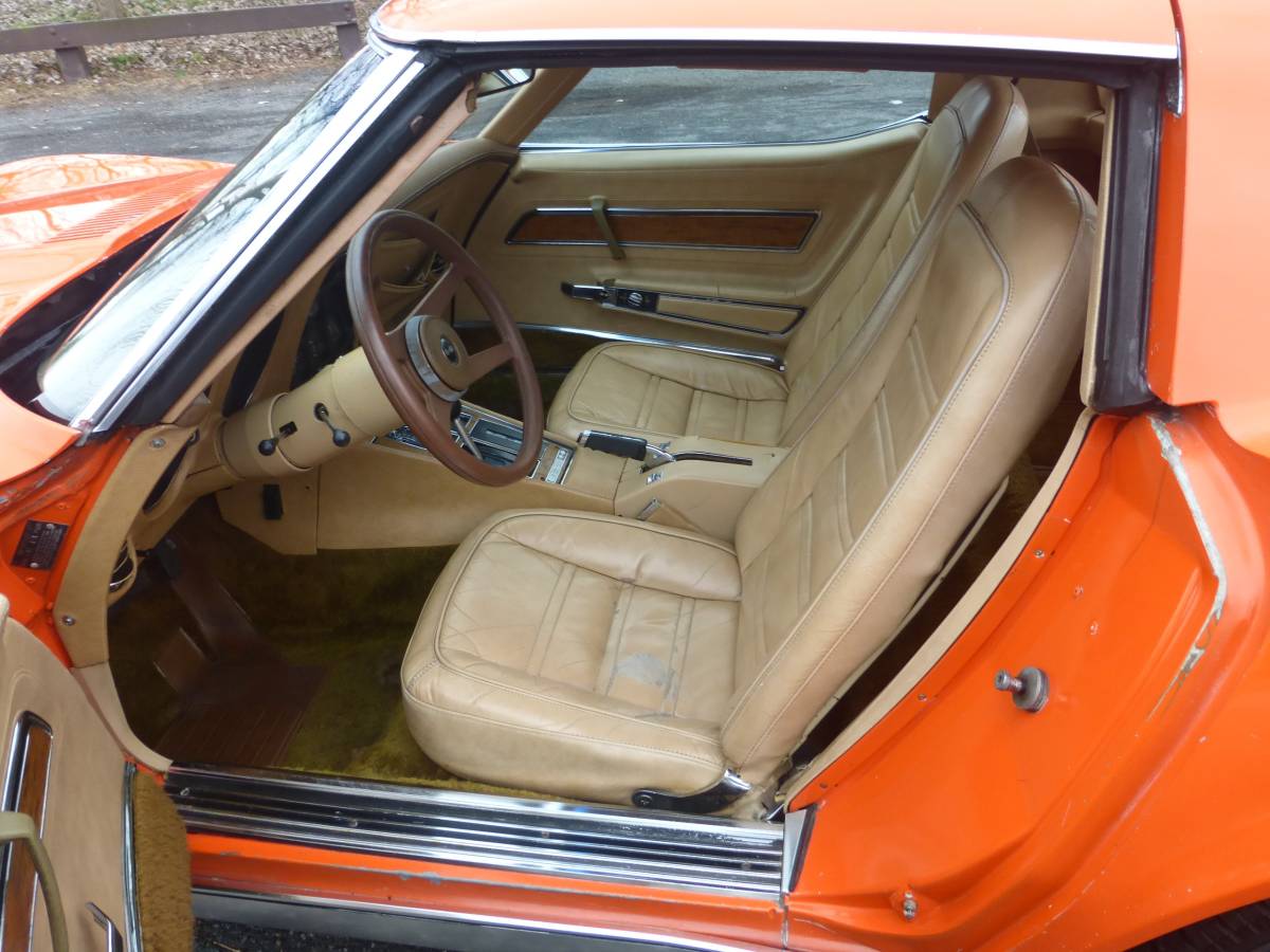 Chevrolet-corvette-1976-orange-6