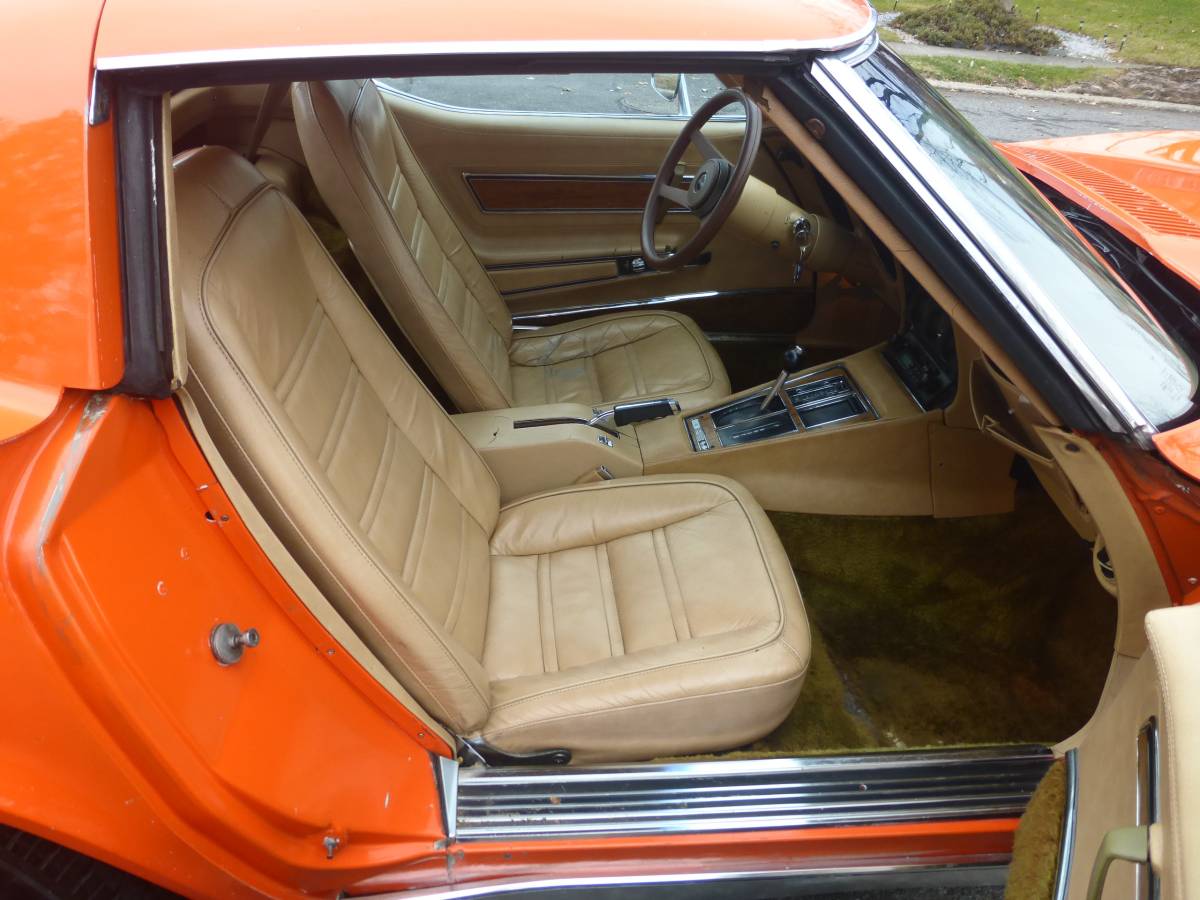 Chevrolet-corvette-1976-orange-8