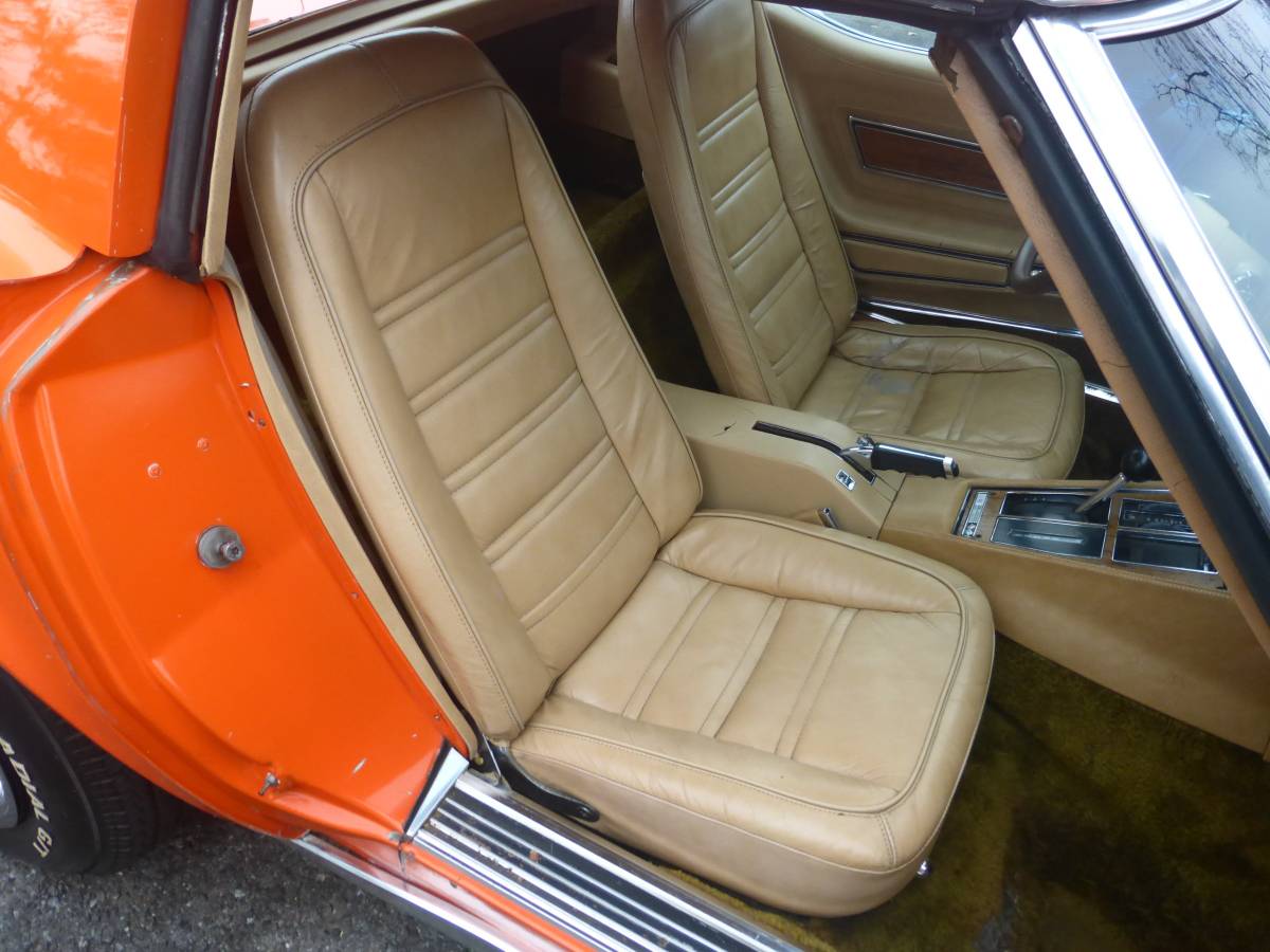 Chevrolet-corvette-1976-orange-9