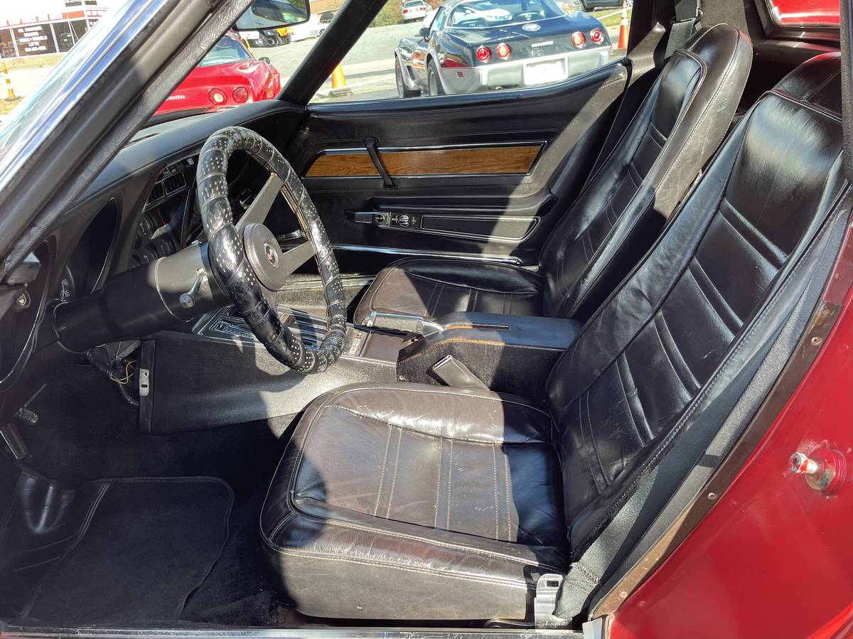 Chevrolet-corvette-1976-red-10