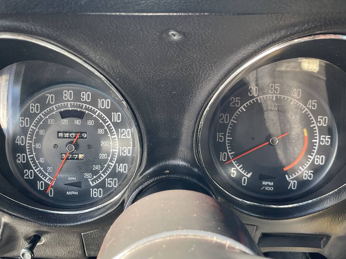 Chevrolet-corvette-1976-red-12