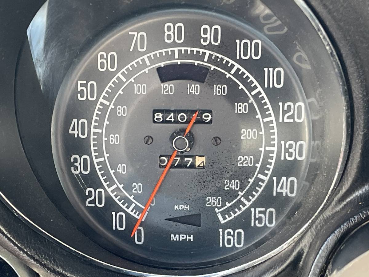 Chevrolet-corvette-1976-red-13