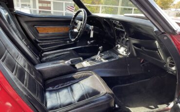 Chevrolet-corvette-1976-red-18