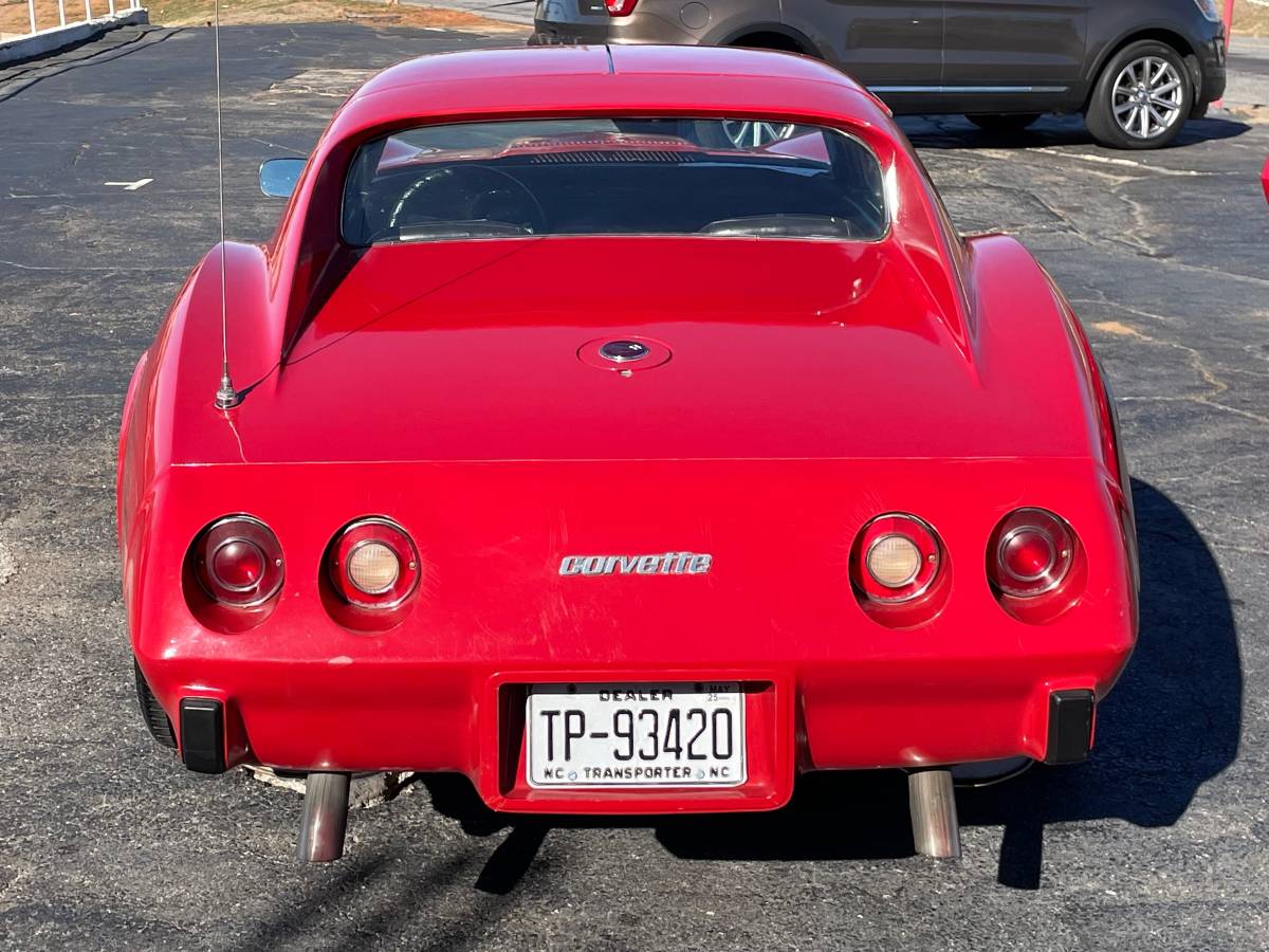 Chevrolet-corvette-1976-red-3