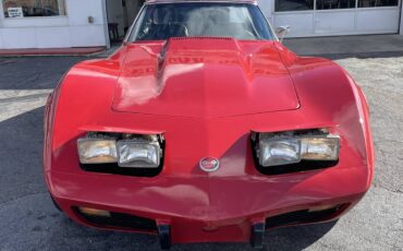Chevrolet-corvette-1976-red-7