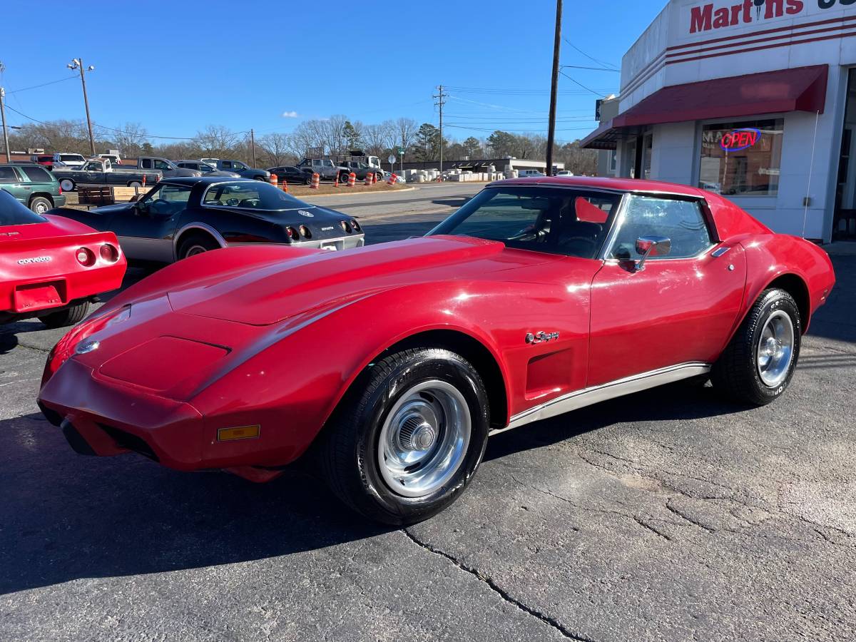 Chevrolet-corvette-1976-red