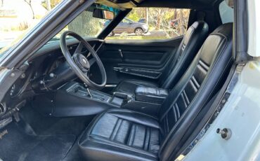 Chevrolet-corvette-1976-white-6