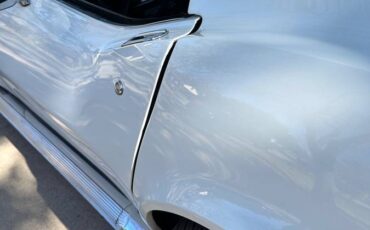 Chevrolet-corvette-1976-white-7