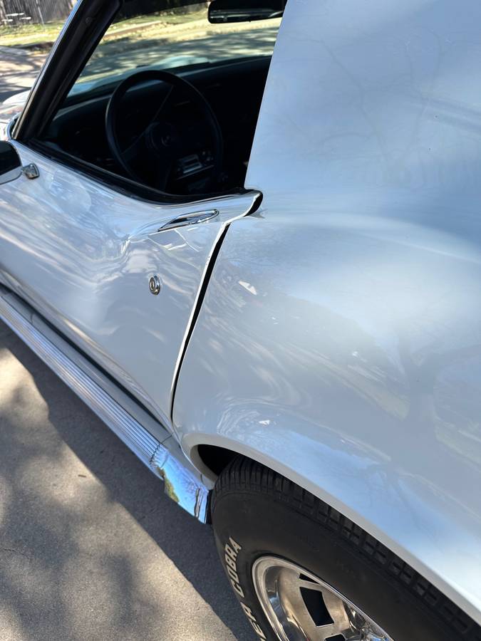 Chevrolet-corvette-1976-white-7