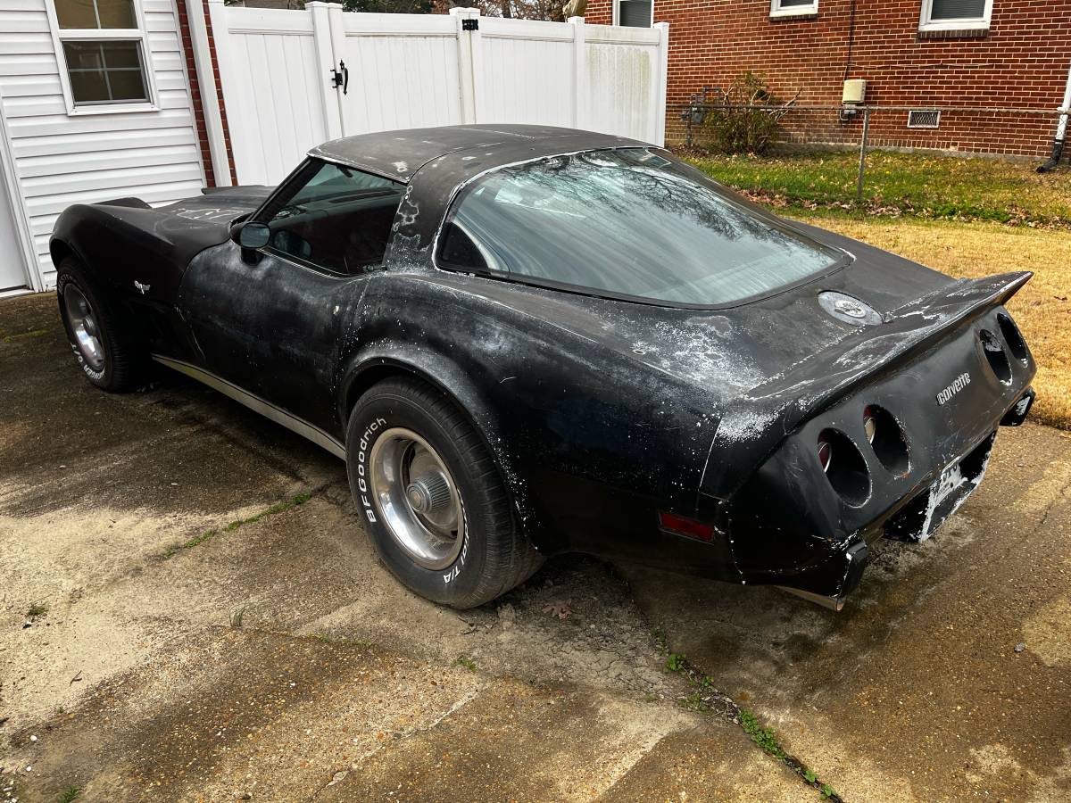 Chevrolet-corvette-1978-3