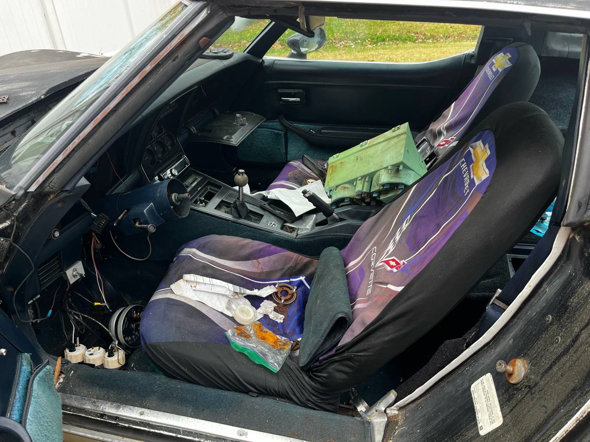 Chevrolet-corvette-1978-5