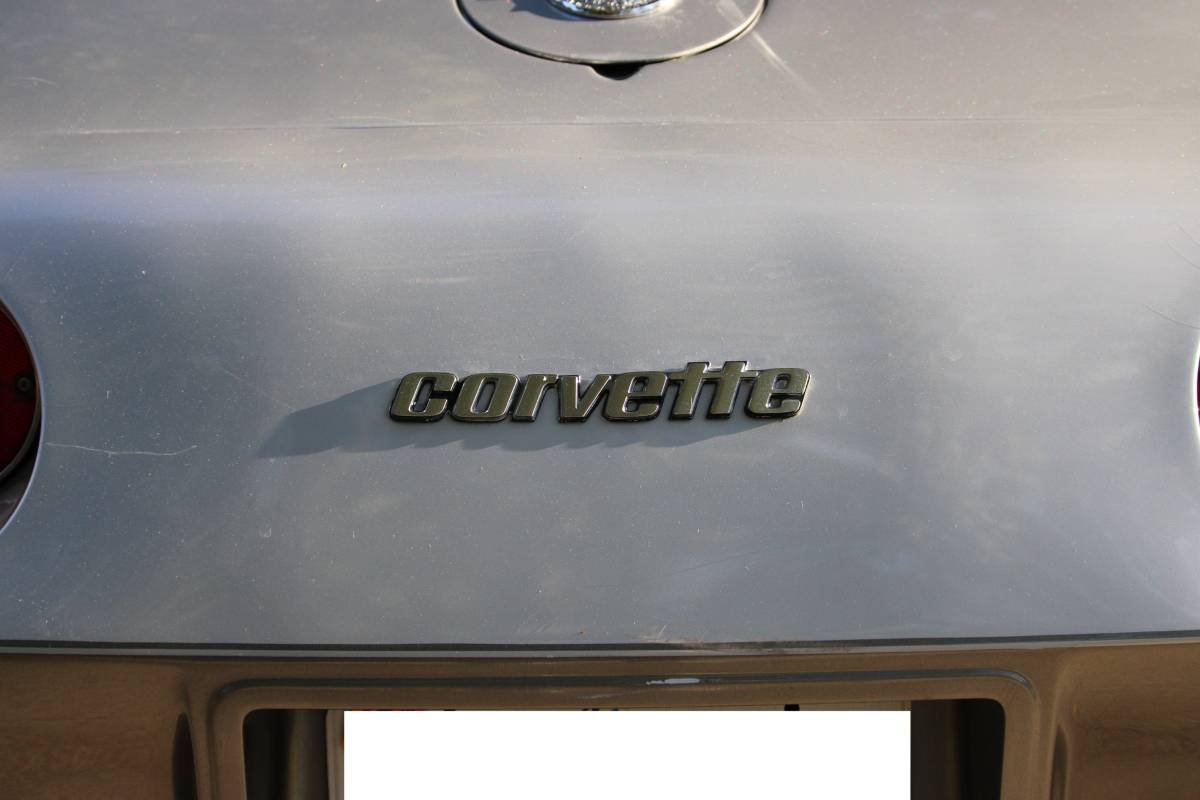 Chevrolet-corvette-1978-silver-1