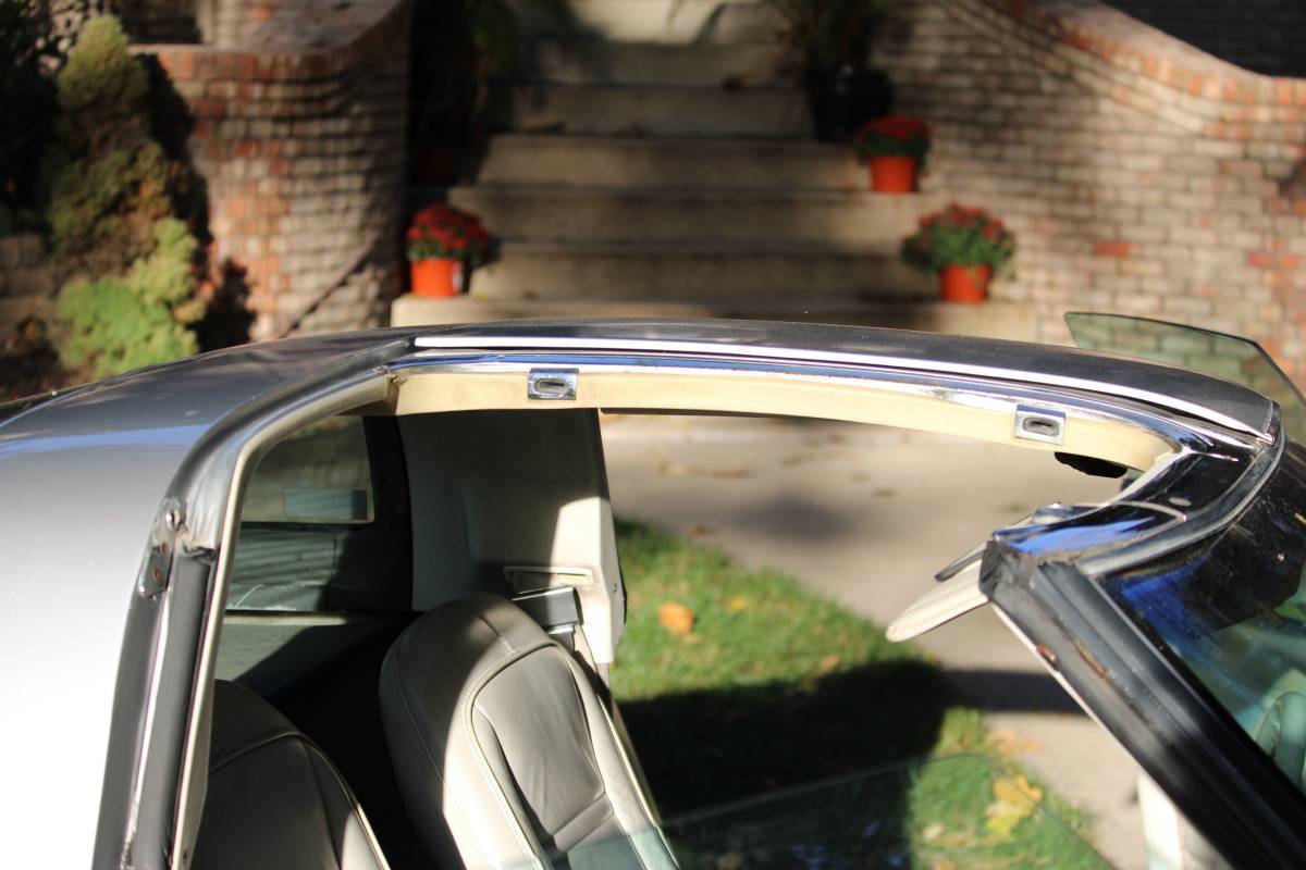 Chevrolet-corvette-1978-silver-21