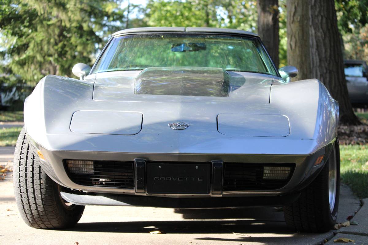 Chevrolet-corvette-1978-silver-5