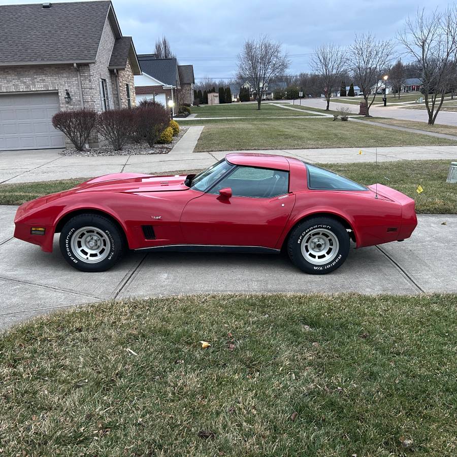 Chevrolet-corvette-1979-1