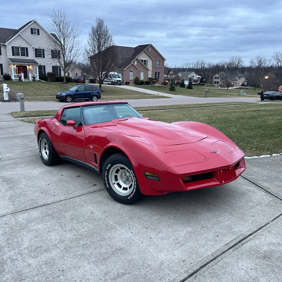 Chevrolet-corvette-1979-11