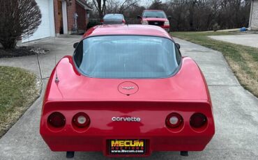 Chevrolet-corvette-1979-12