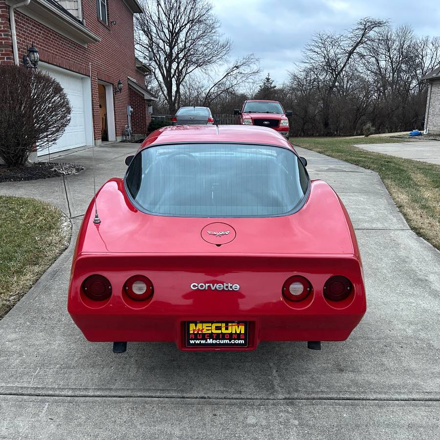 Chevrolet-corvette-1979-12