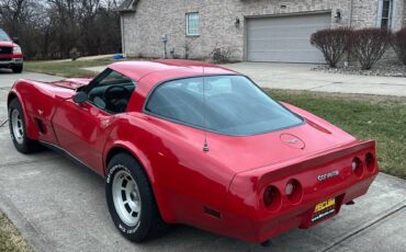 Chevrolet-corvette-1979-13