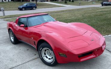 Chevrolet-corvette-1979-3