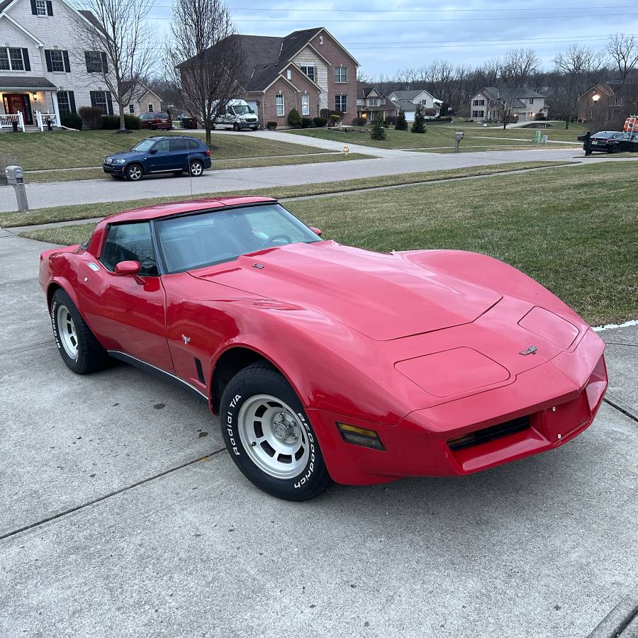 Chevrolet-corvette-1979-3
