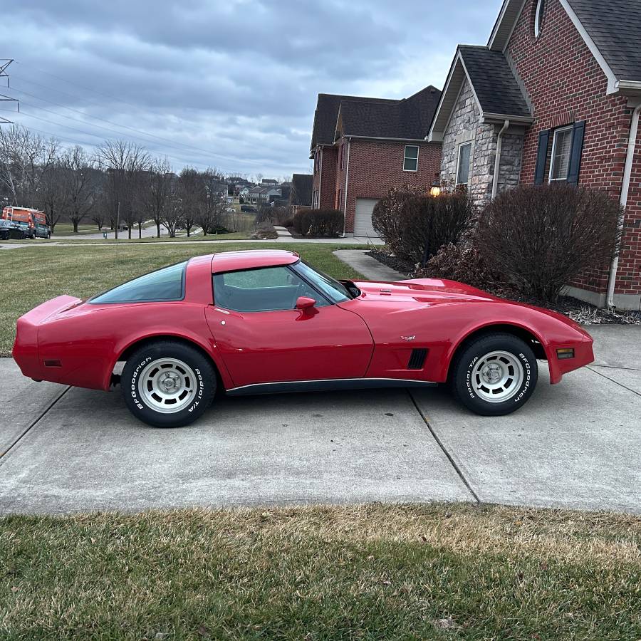 Chevrolet-corvette-1979