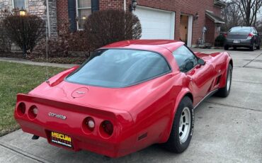 Chevrolet-corvette-1979-5