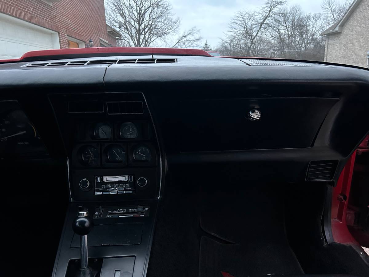 Chevrolet-corvette-1979-8