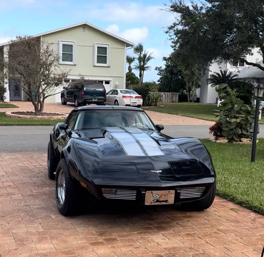 Chevrolet-corvette-1979-black-1