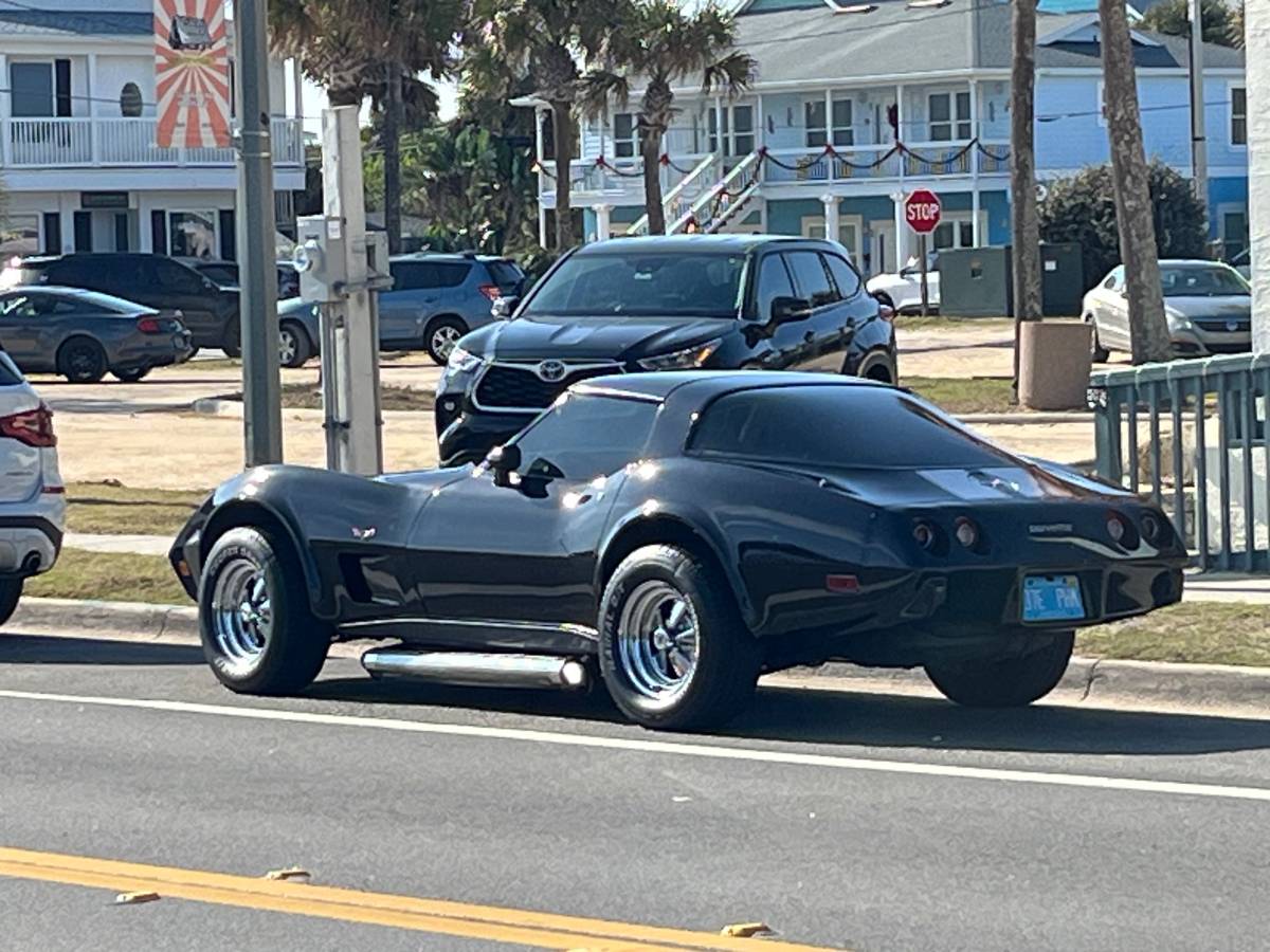 Chevrolet-corvette-1979-black-10