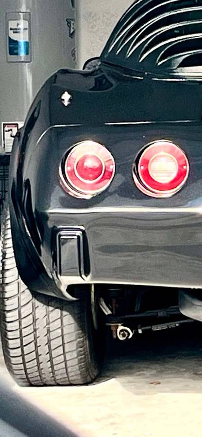 Chevrolet-corvette-1979-black-12