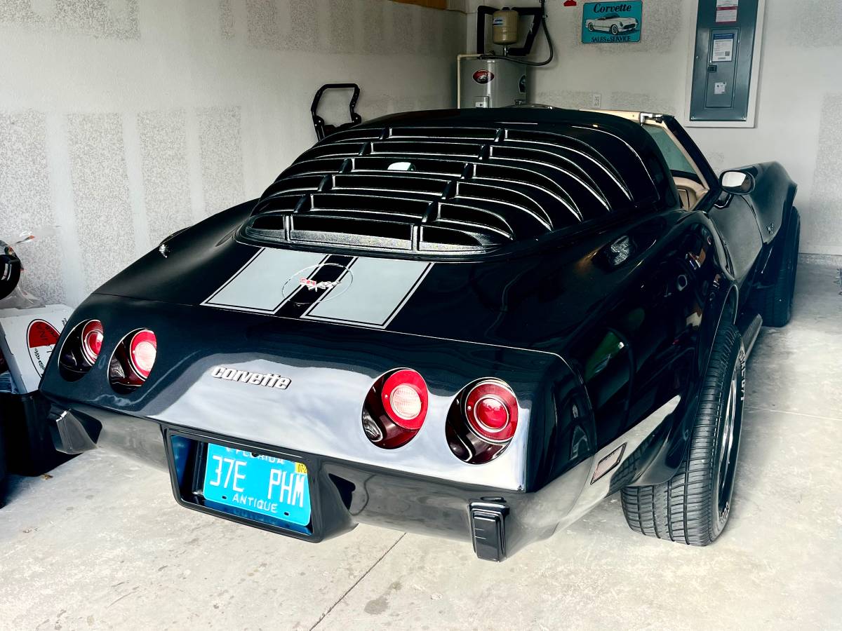 Chevrolet-corvette-1979-black-14