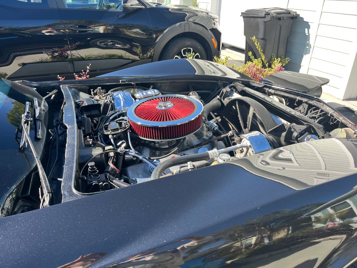 Chevrolet-corvette-1979-black-18