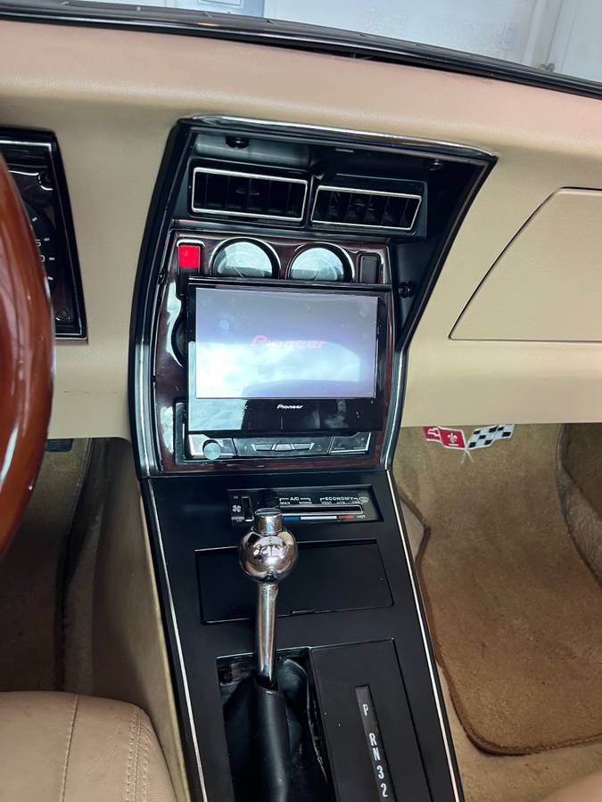 Chevrolet-corvette-1979-black-24