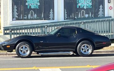 Chevrolet-corvette-1979-black